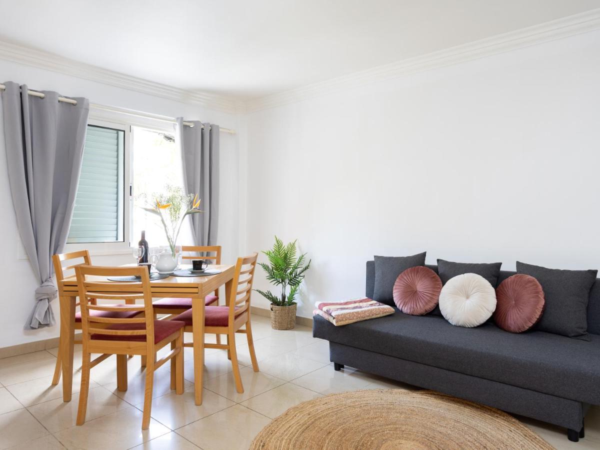 Live Los Cristianos Los Playeros Close To The Beach Arona  Bagian luar foto