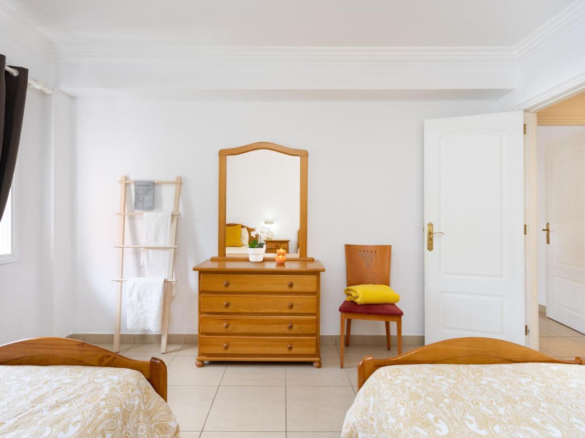 Live Los Cristianos Los Playeros Close To The Beach Arona  Bagian luar foto