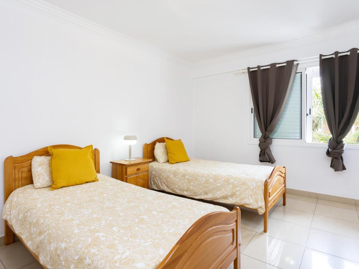 Live Los Cristianos Los Playeros Close To The Beach Arona  Bagian luar foto